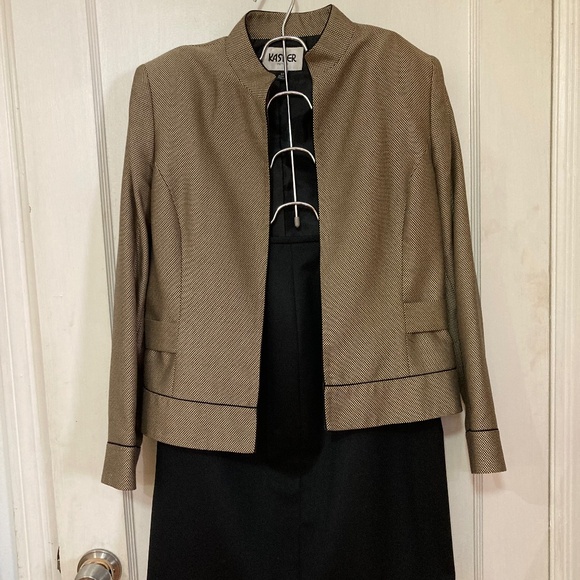 Kasper 2 Piece Jacket and Skirt Suit - Size 6P - Picture 1 of 9